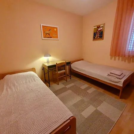 Peljeska Apartman *